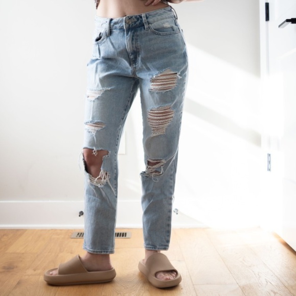 Pacsun Ripped Mom Jeans Size 25